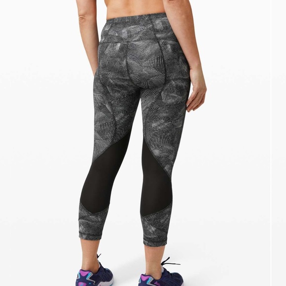 lululemon athletica l Pace Rival High-Rise Crop Size 2 - Picture 2 of 11